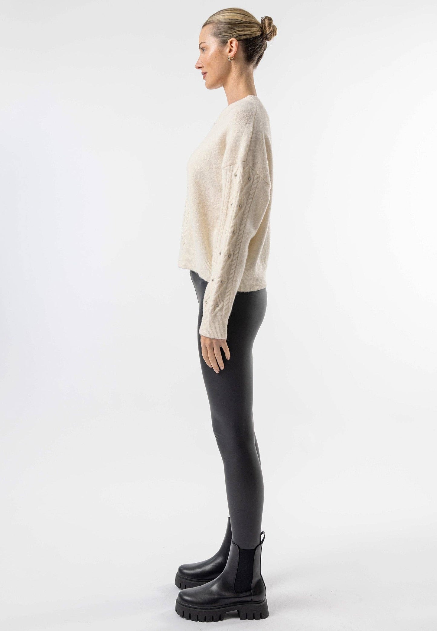 ANGELEYE - Cable Knit Gem Detail White Jumper: White / One Size