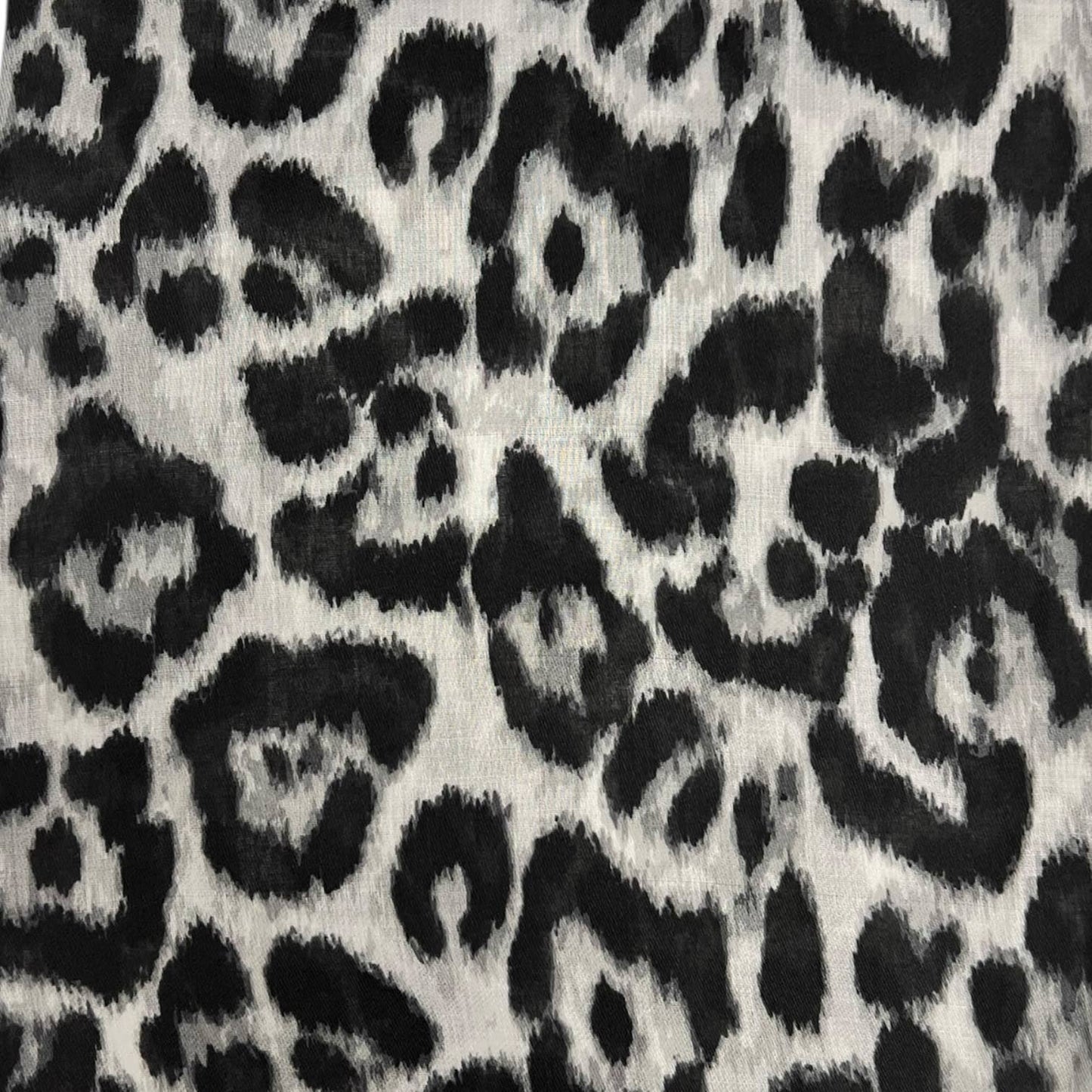 London Scarves - Classic leopard print scarf: Gray
