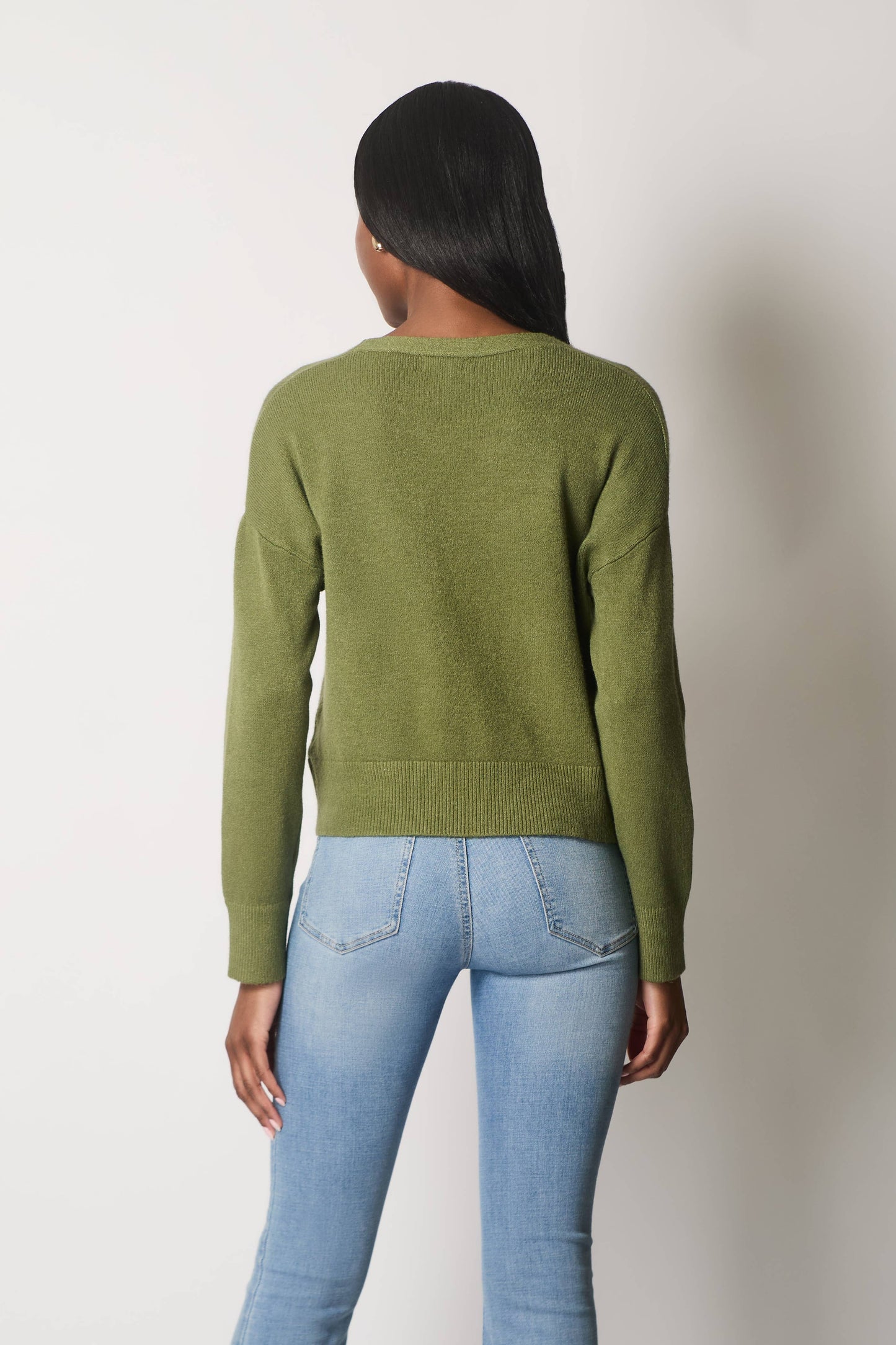 SOLO - V-Neck Buttoned Cardigan with Pockets - Khaki: 12