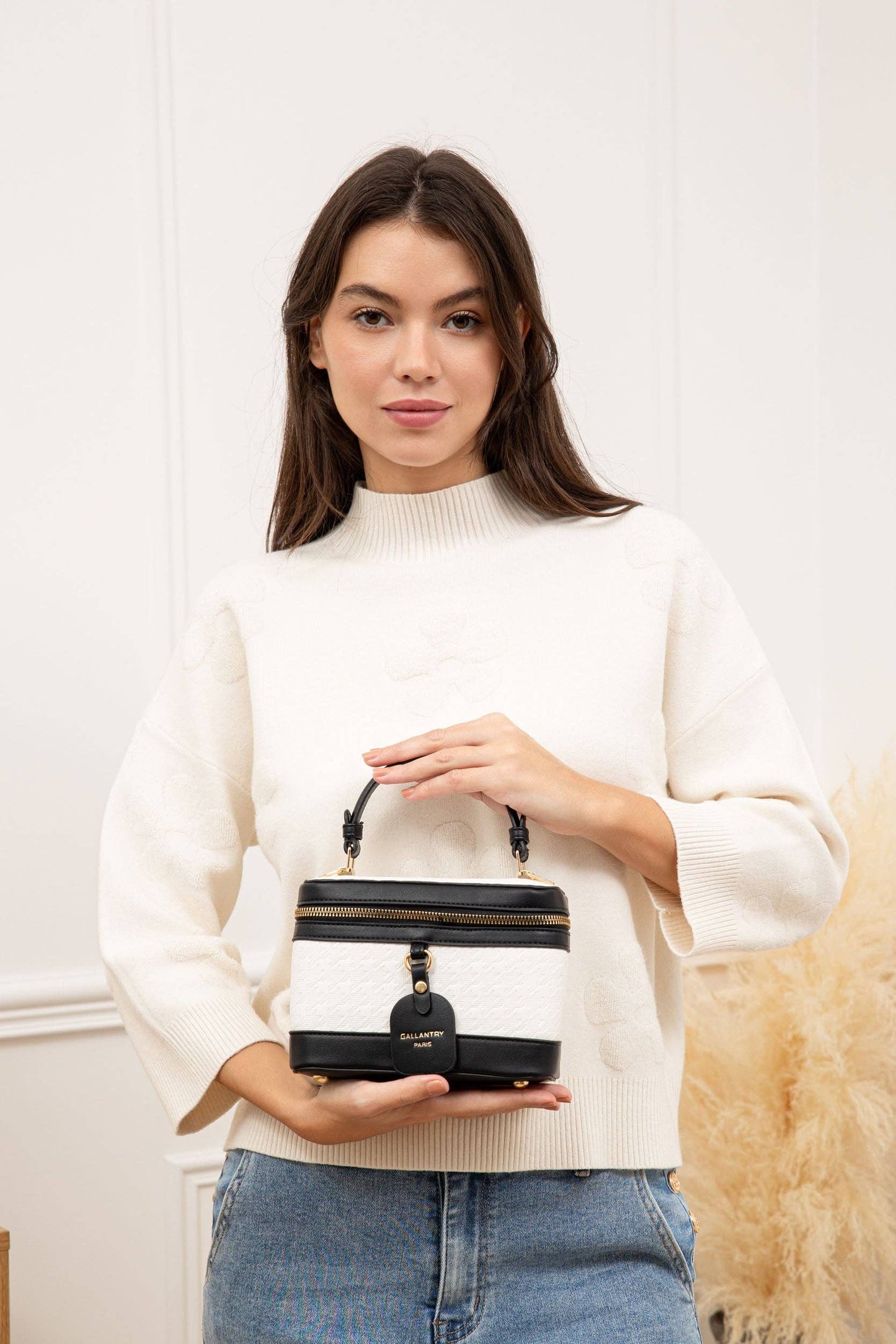 Gallantry - The Bambino: White/black