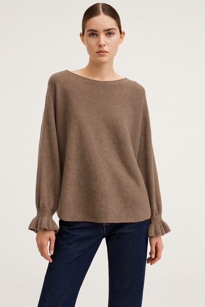 Lucy Sparks - Knit jumper with frill cuffs: Beige