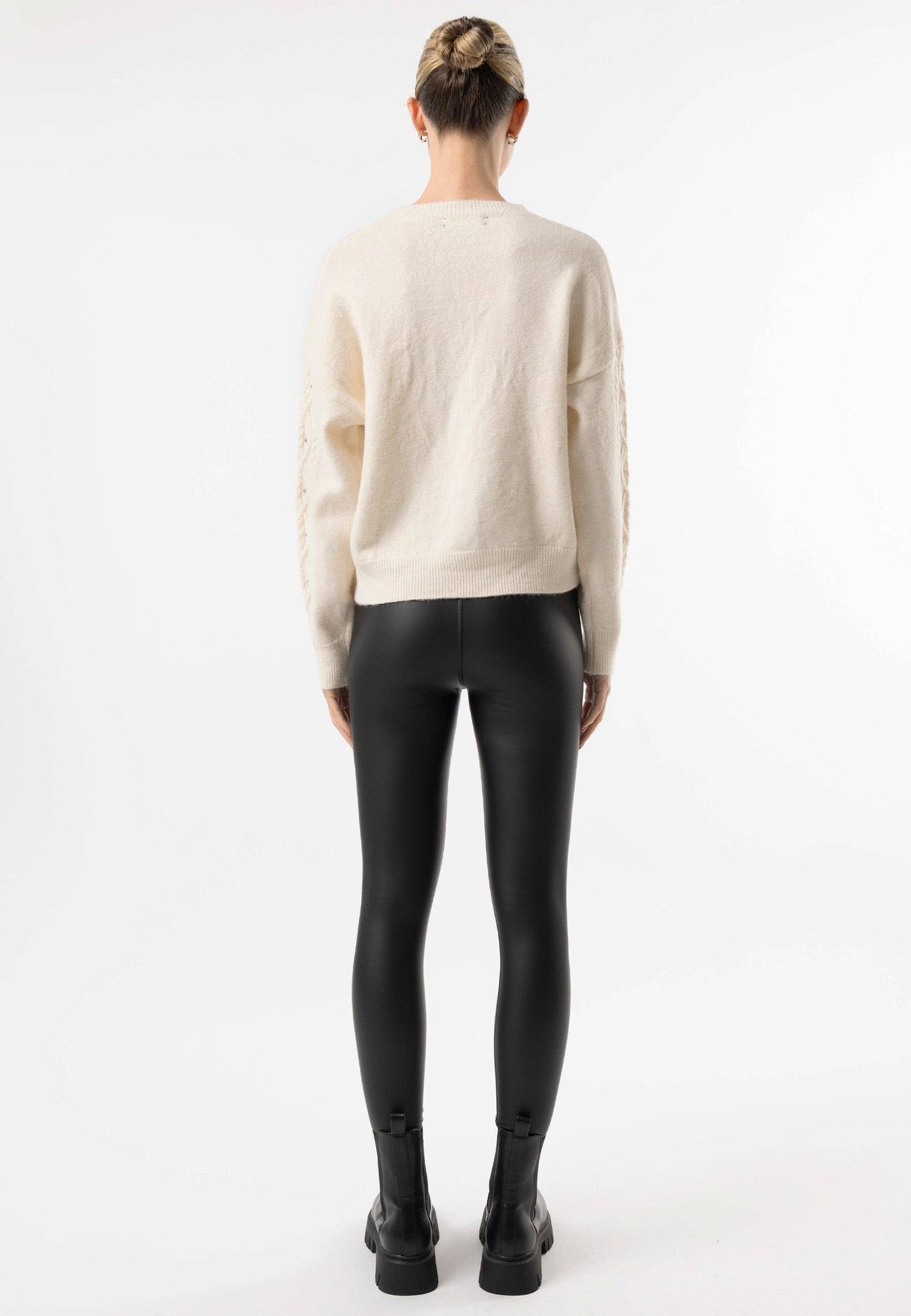 ANGELEYE - Cable Knit Gem Detail White Jumper: White / One Size