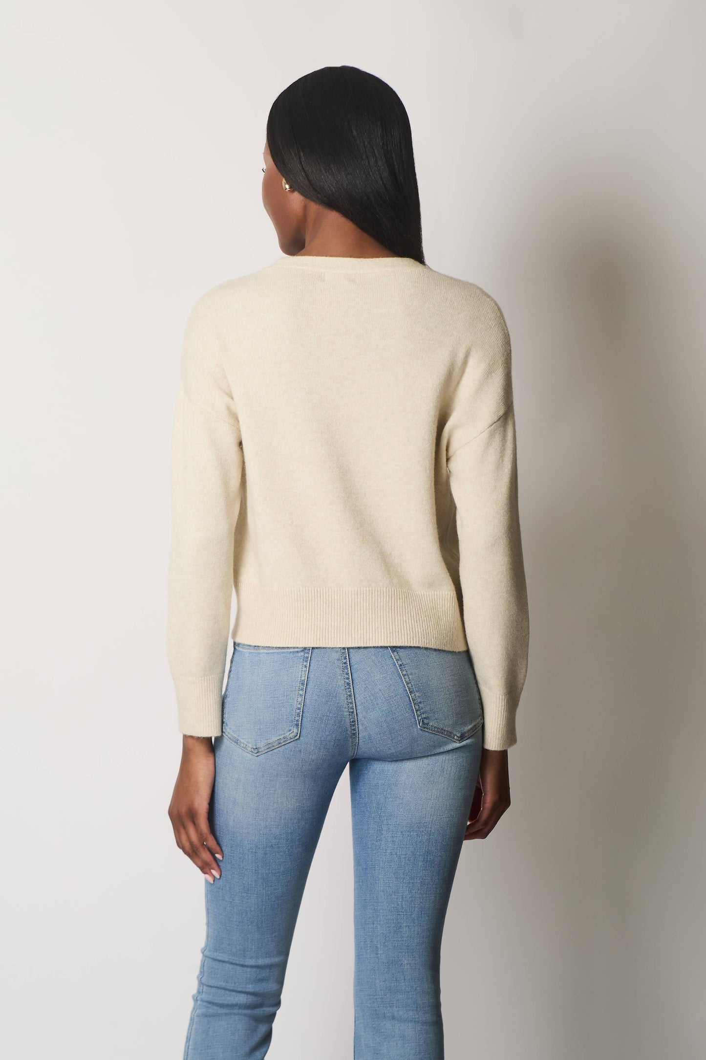 SOLO - V-Neck Buttoned Cardigan with Pockets - Stone: 10