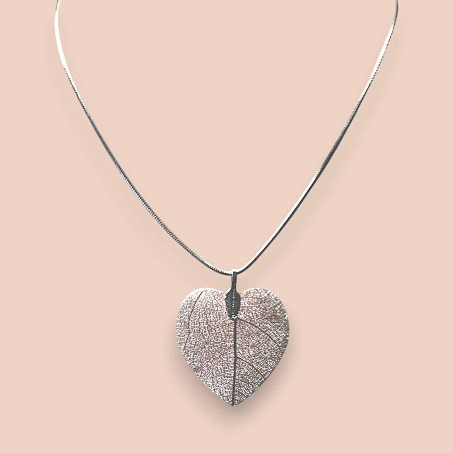 Jess & Lou - Silver Heart-Shaped Filigree Pendant Necklace NK398S