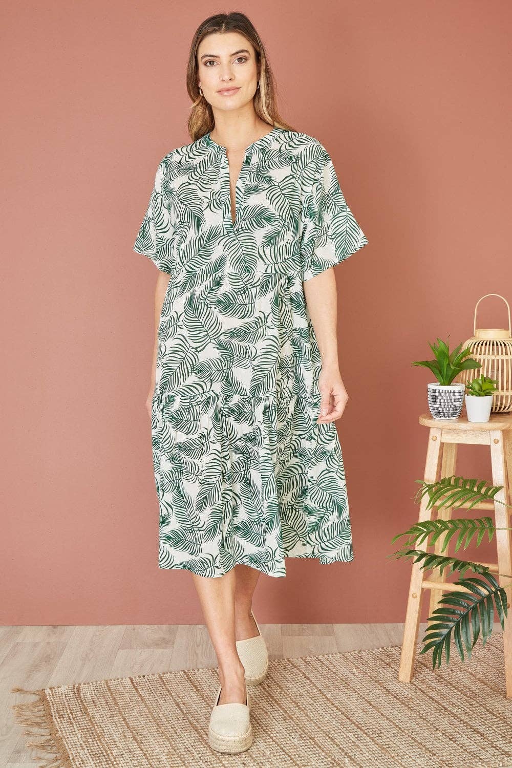 Yumi - Yumi Green Organic Cotton Palm Print Tiered Tunic Dress: Green / 12 UK