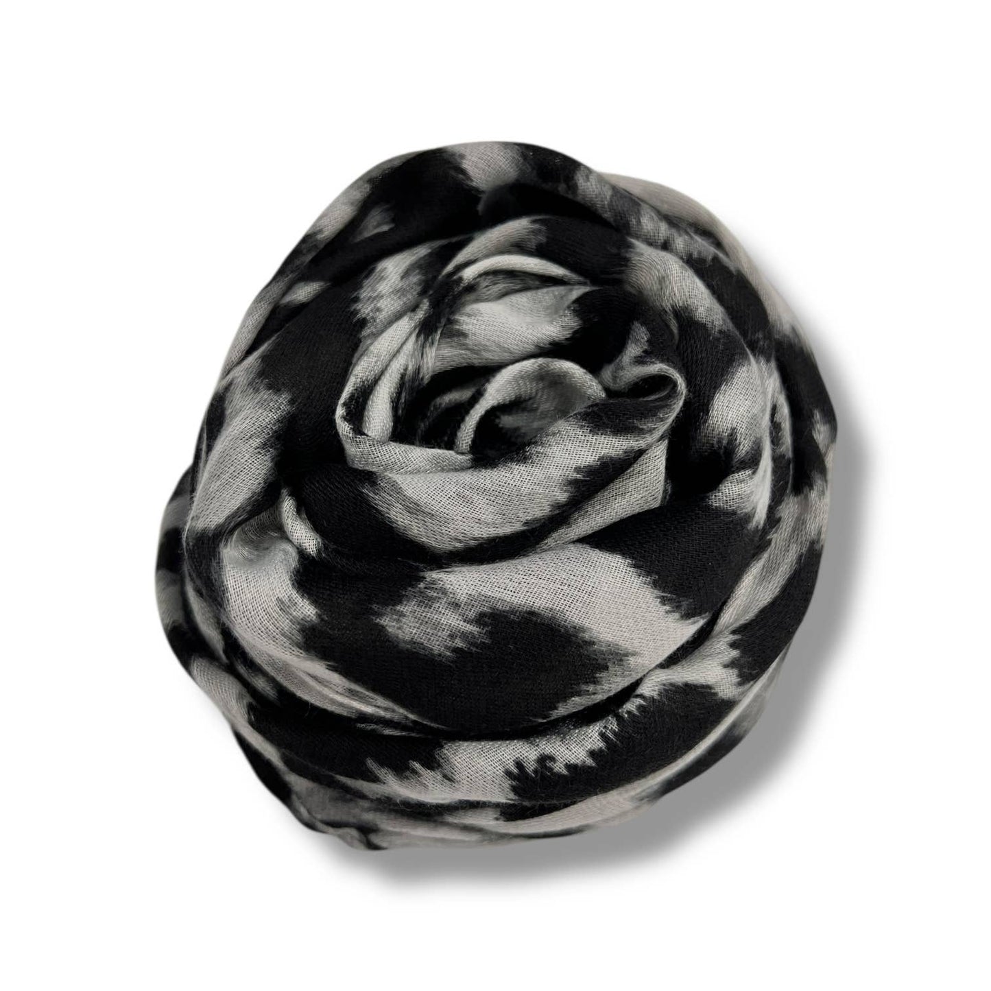 London Scarves - Classic leopard print scarf: Gray