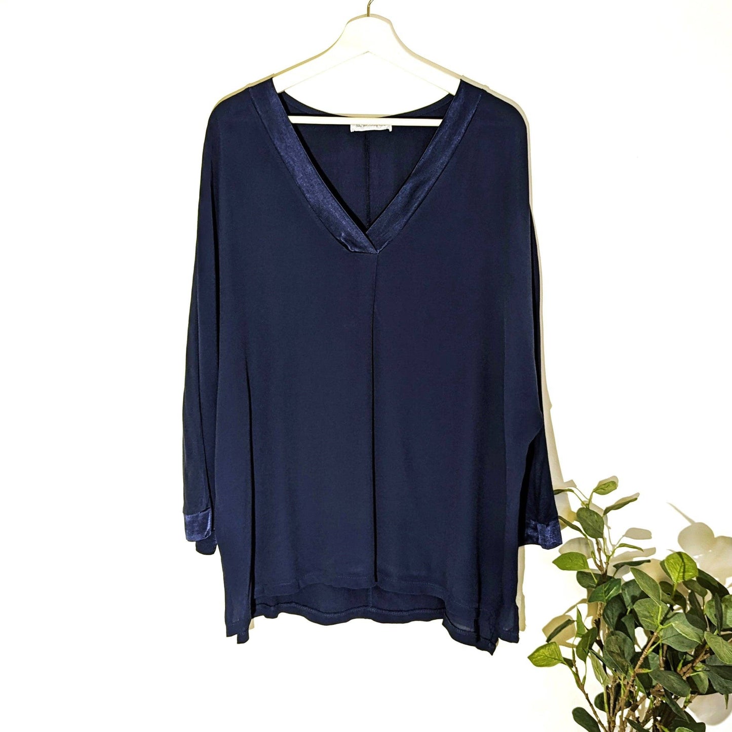 Tempest Designs - Classic v-neck long sleeve plain top with satin edge (M-L): CML