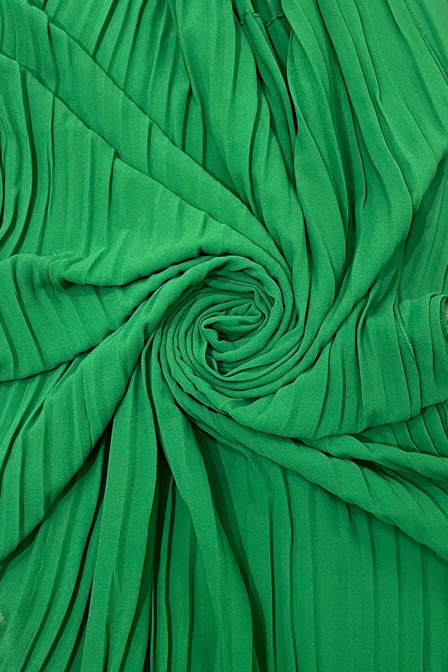 Plain Pleated Chiffon Cover Up: Pistachio