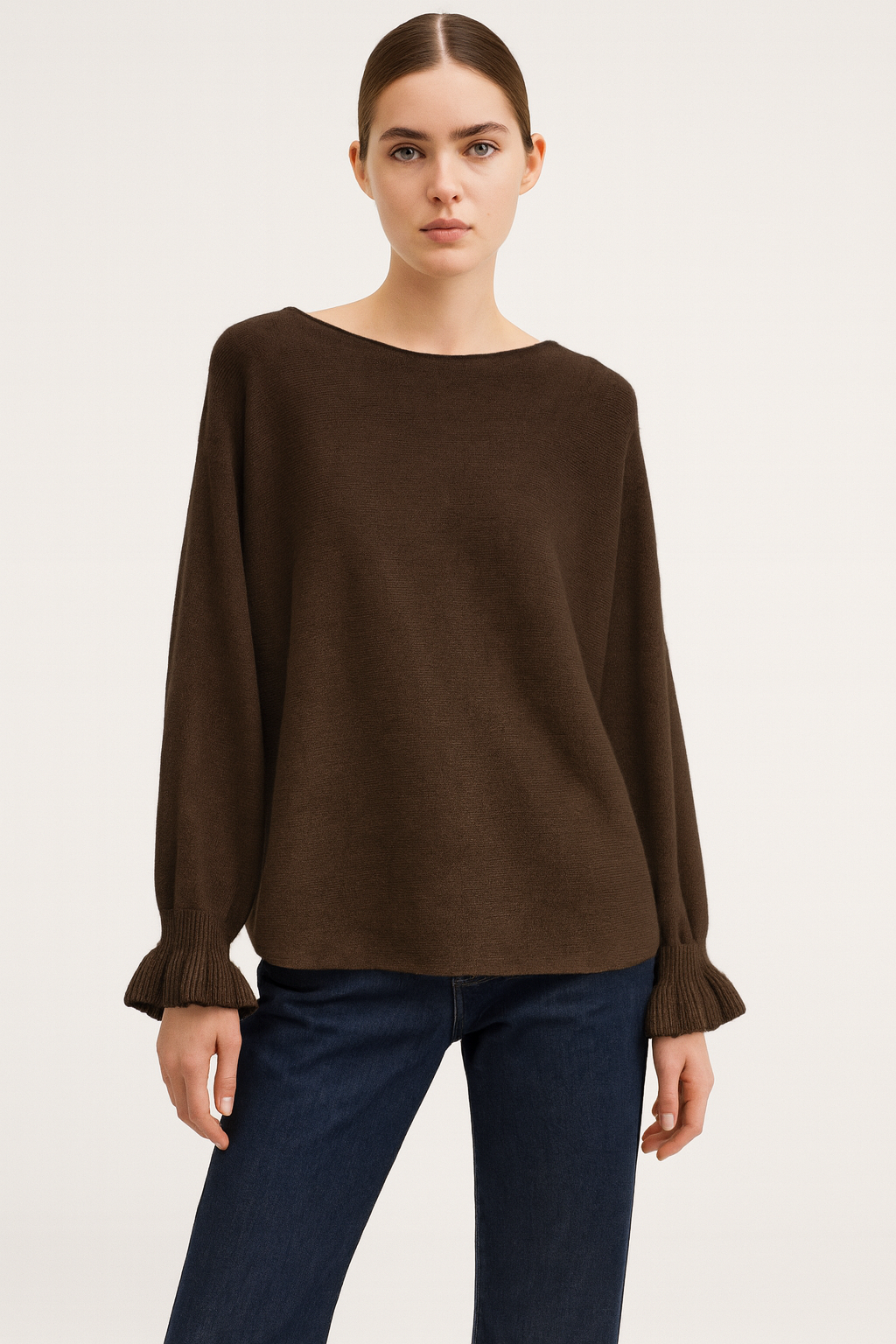 Lucy Sparks - Knit jumper with frill cuffs: Beige